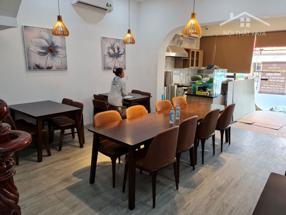 Lắp đặt bàn ăn tại Nhà hàng thuần chay QAT 3