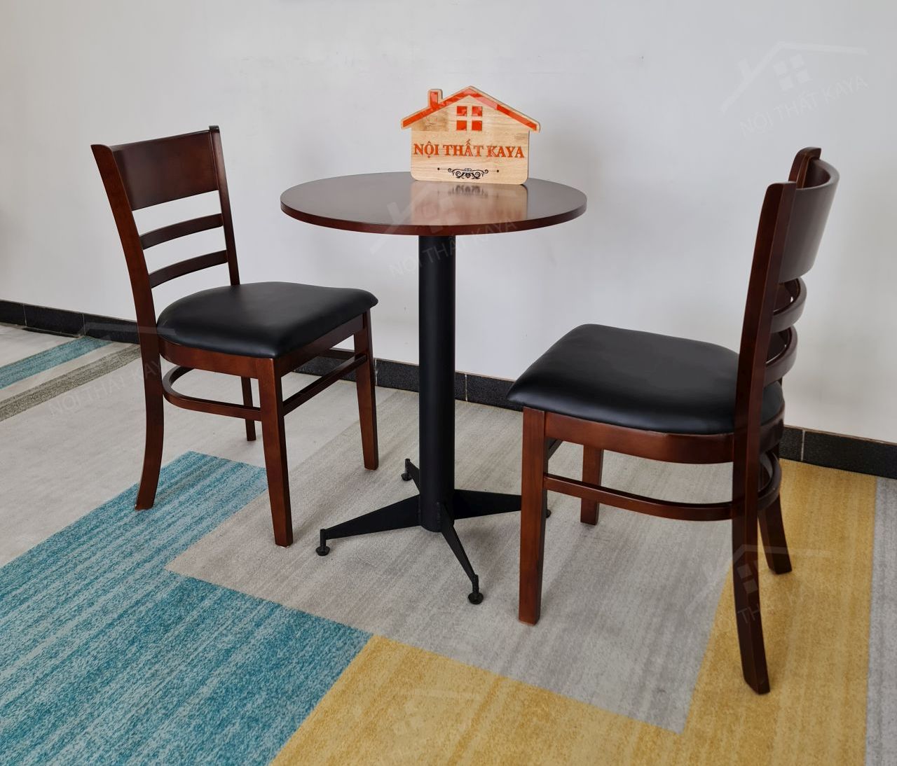 Cabin - Mostar 2 Ghế + Bàn Chân Sắt Ky-gh 102 (2)