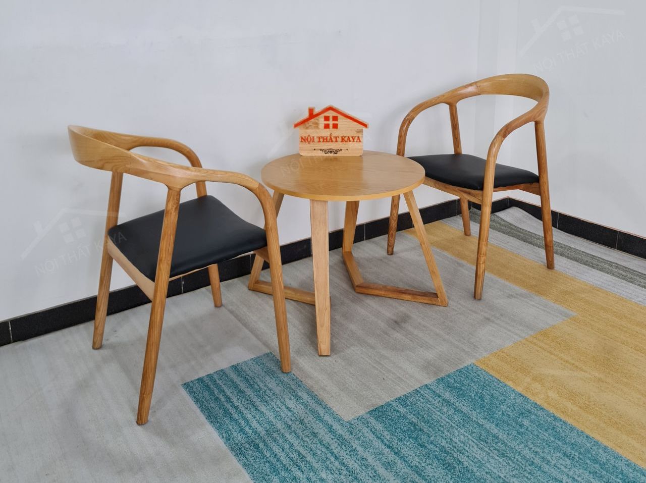 Neva 2 Ghế + Bàn Chân V (2)