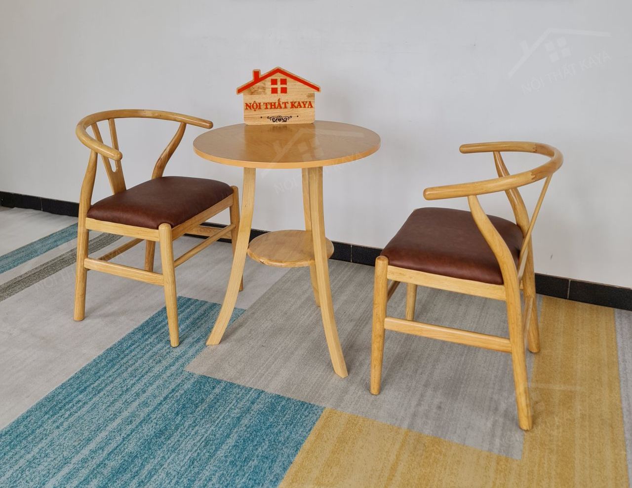 Wishbon 2 Ghế + Bàn 2 Tầng (2)