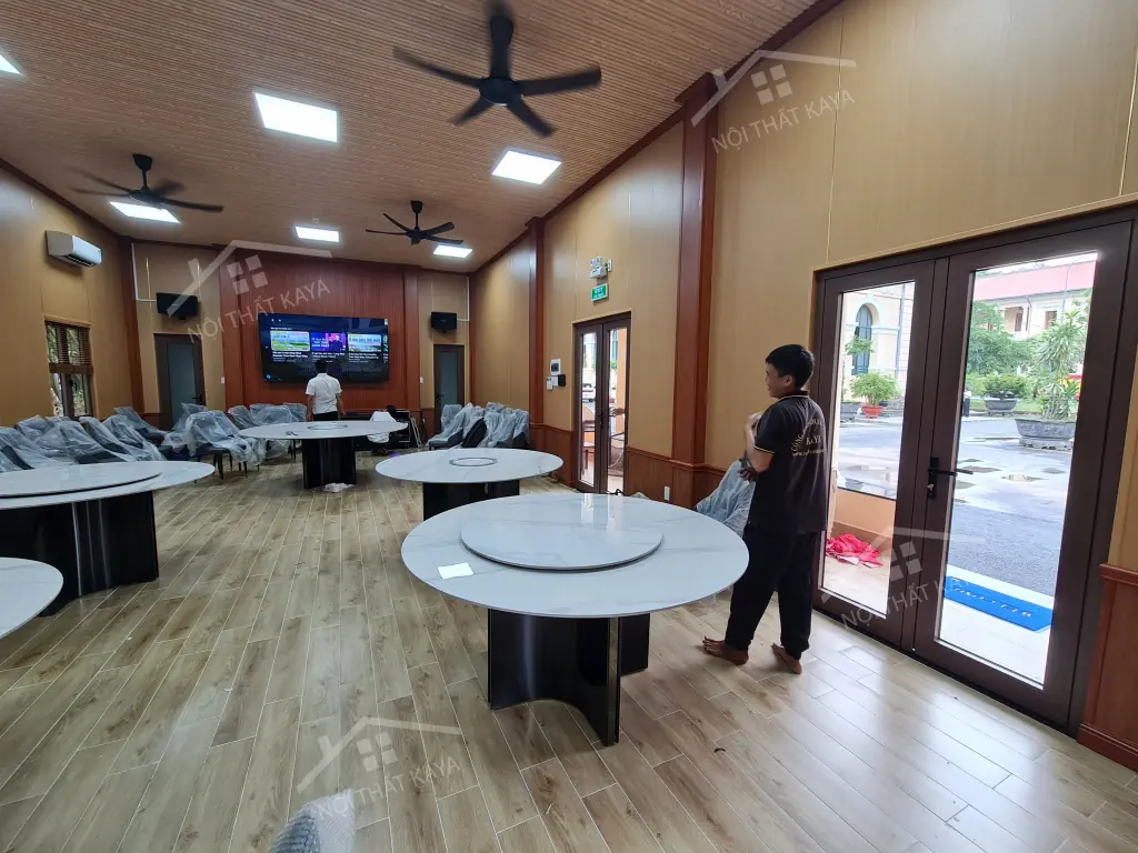 Lắp đặt Bàn Ghế Phòng Vip Tiếp Khách Tòa Án Nhân Dân Thành Phố (2)